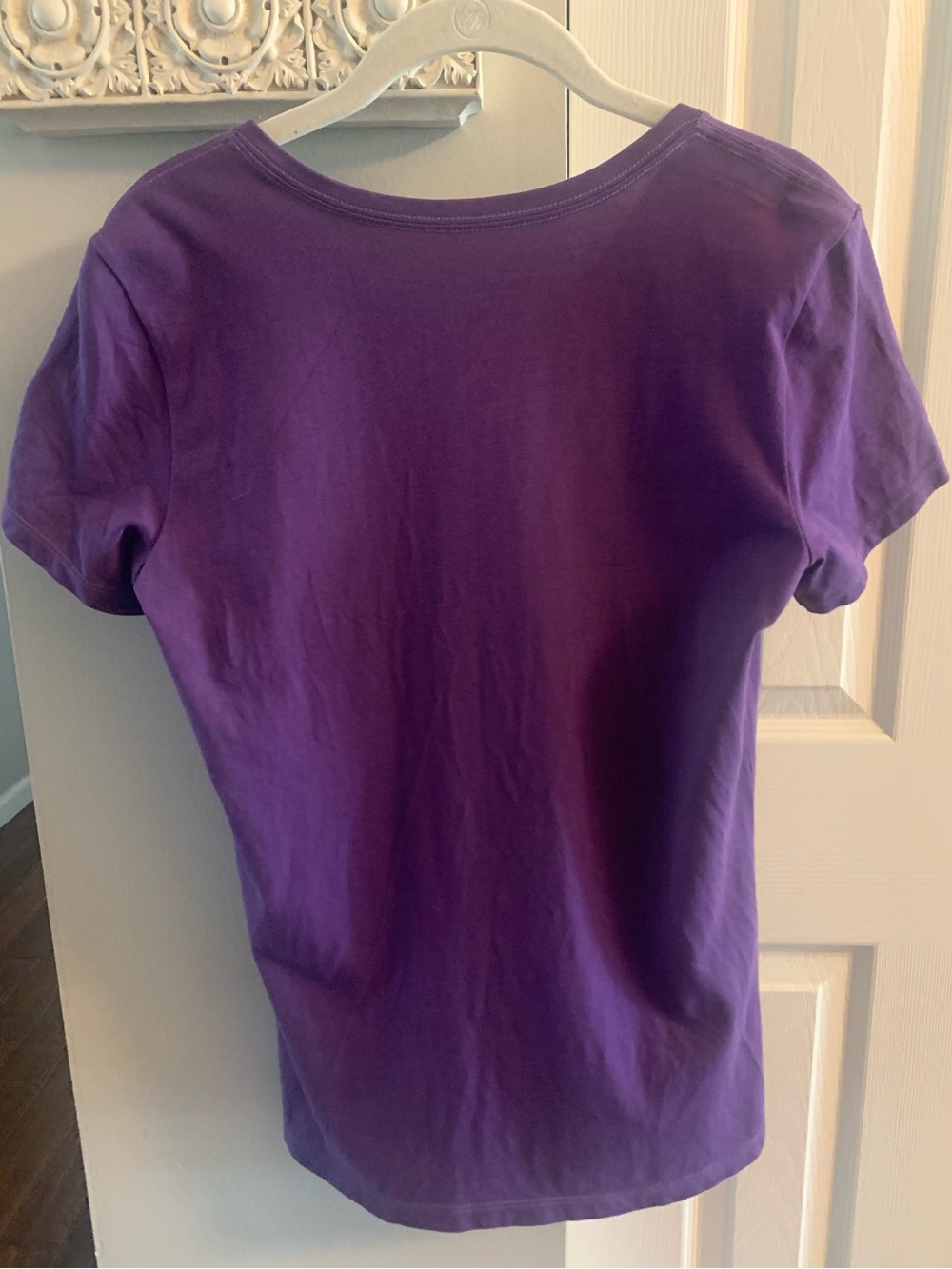 Life Is Good Purple V-Neck Tee with Horse & Girl Graphic - M - Picture 3 of 7